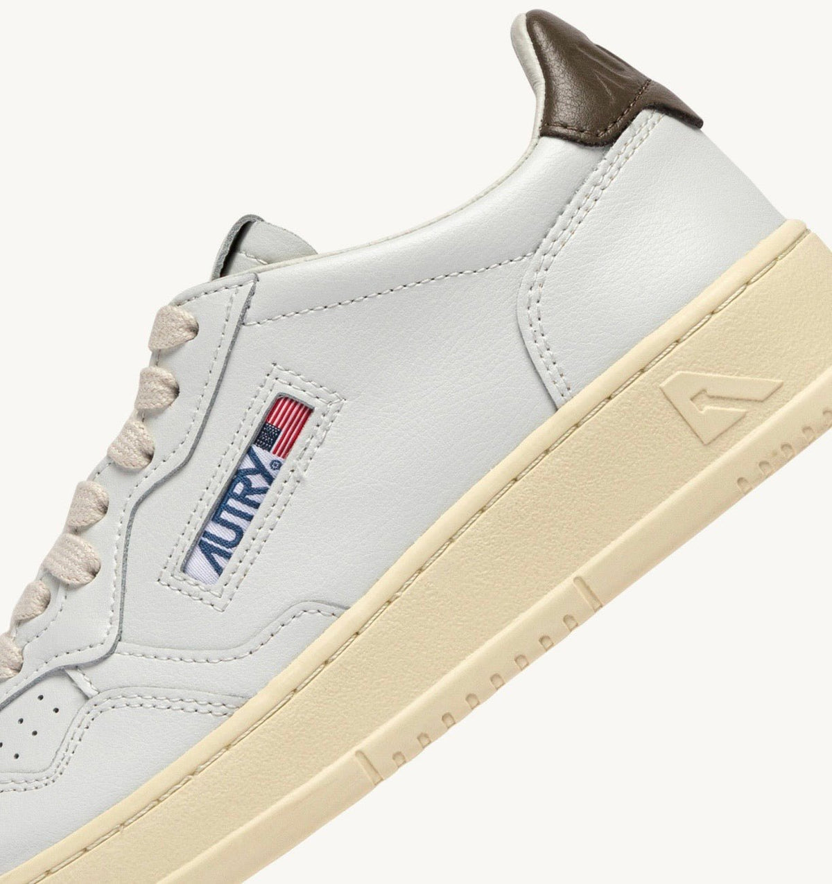 Autry Medalist Low Sneakers Leather White / Chocolate - Steranko Clothing Manchester