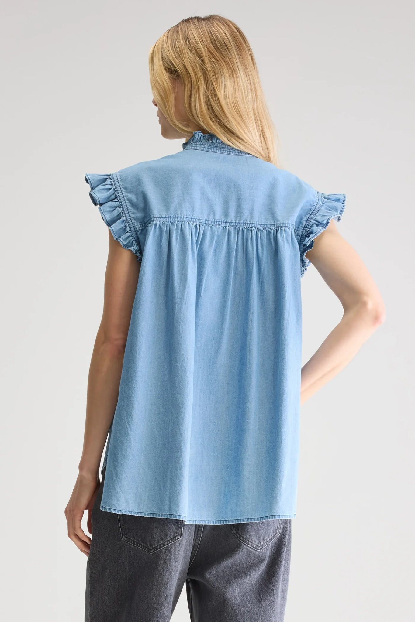 Bellerose Coyote Sleeveless Blouse Chambray - Steranko Clothing Manchester