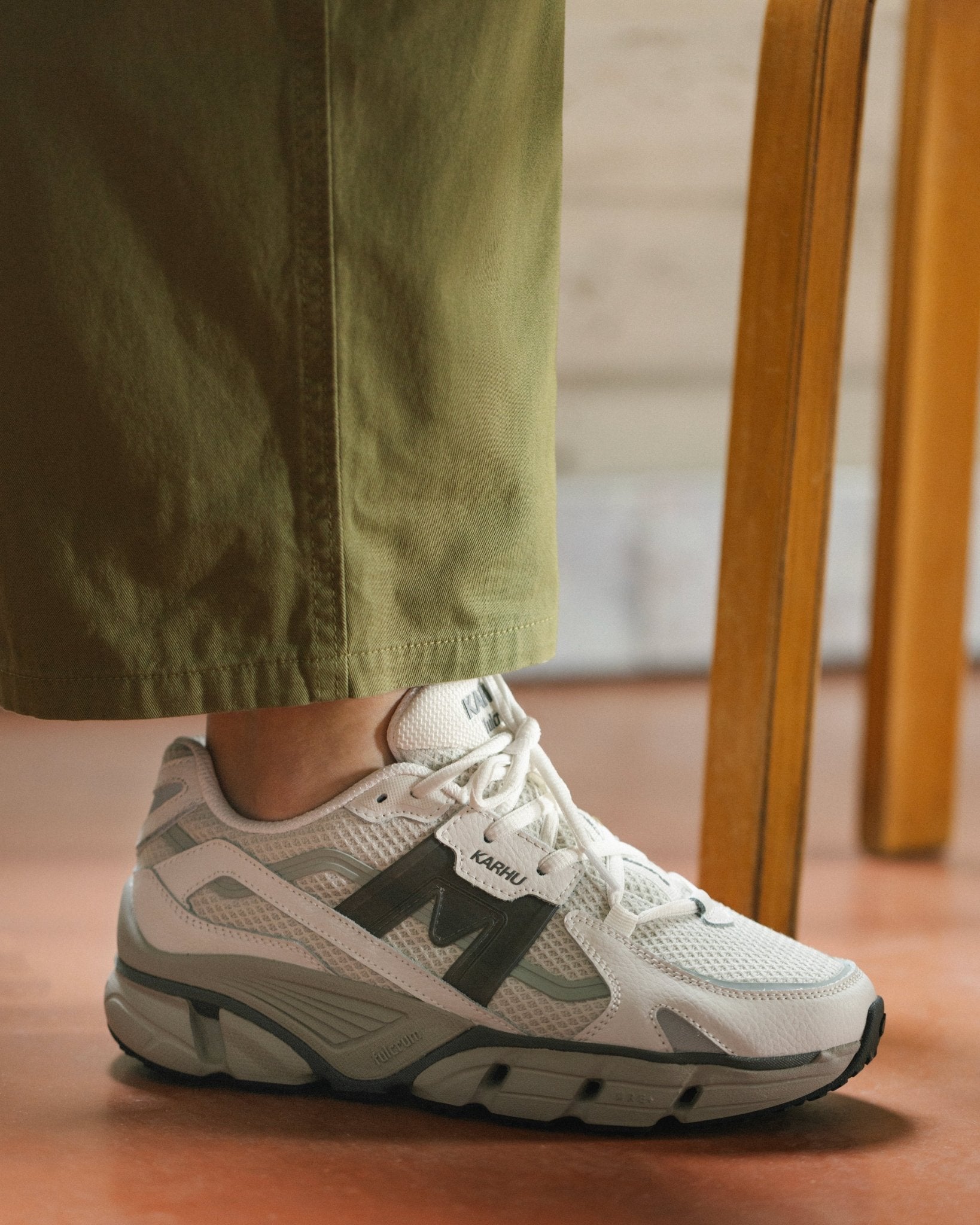 Karhu Super Fulcrum Blanc De Blanc / Dark Gull Grey - Steranko Clothing Manchester